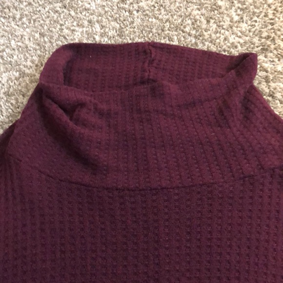 ✨burgundy tight turtle neck long sleeve✨ - Picture 4 of 5
